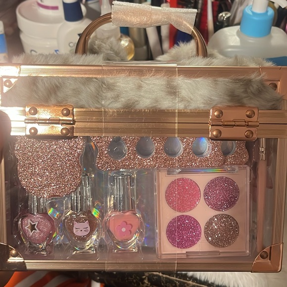 Furry Cat Face kaboodle with accessories - Picture 1 of 5